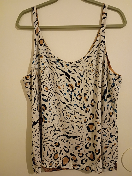White House Black Market Tops - White House Black‎ Market Women's Animal Print Reversible Sz XL ?